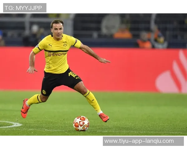 罗伊斯加盟DAZN担任欧冠专家评论员首秀点评多特对阵博德闪耀 罗伊斯加盟DAZN担任欧冠专家评论员首秀点评多特对阵博德闪耀