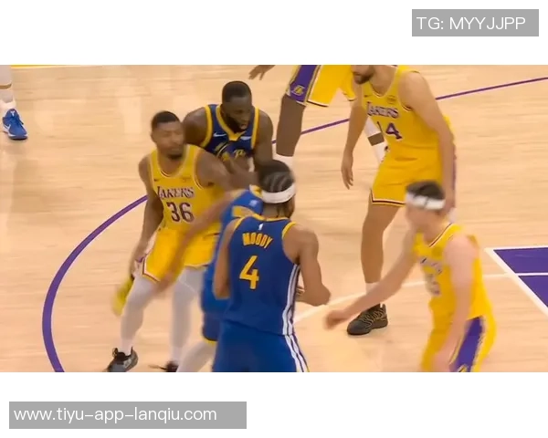 里弗斯透露AJ格林左肩受伤情况训练参与情况需进一步观察 里弗斯透露AJ格林左肩受伤情况训练参与情况需进一步观察